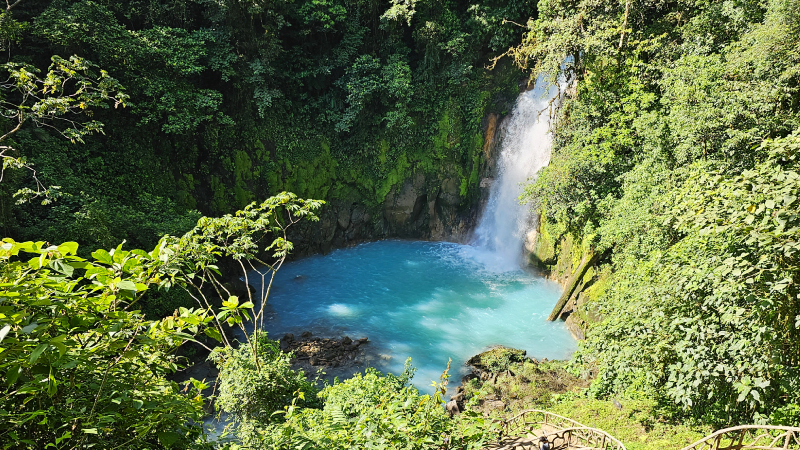 5-parque-nacional-volcan-tenorio-vodopad-kostarika